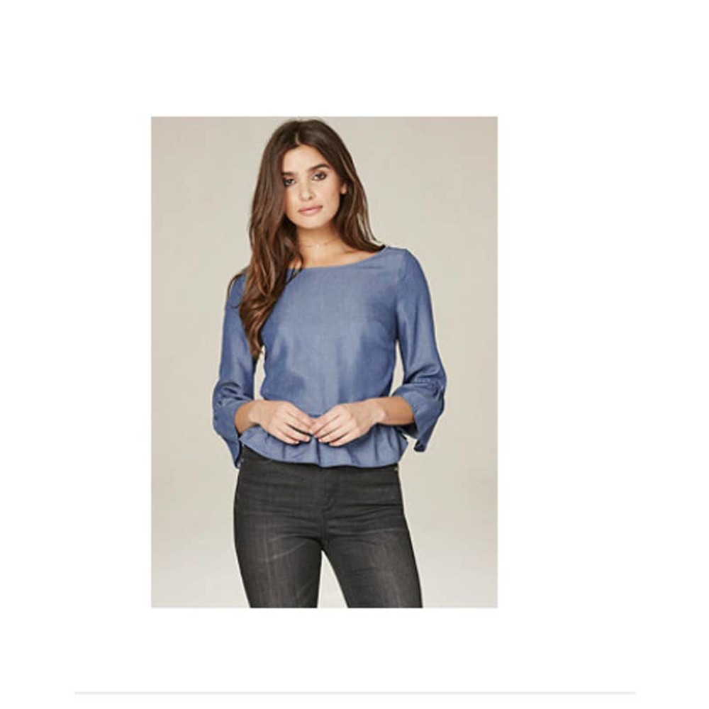 Bebe Ruffled Back Button Top size XXS